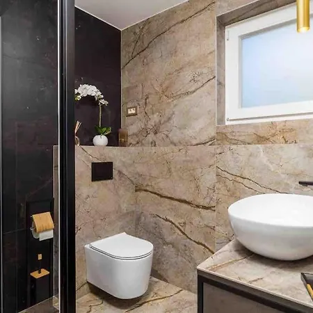 Srok Luxury With Pool Kastav