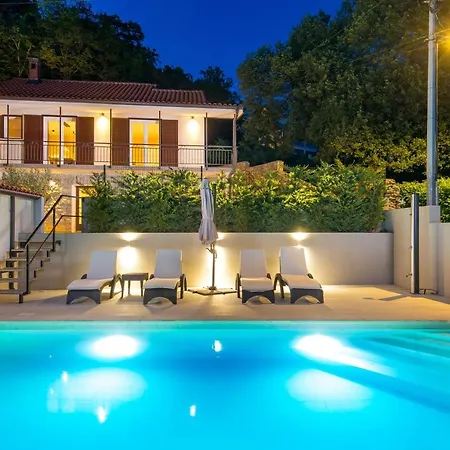 Srok Luxury With Pool Appartement Kastav