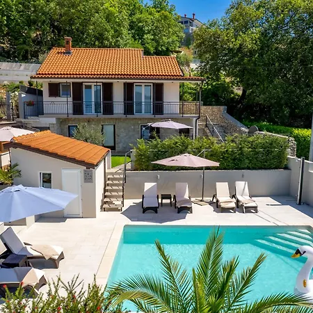 Srok Luxury With Pool *