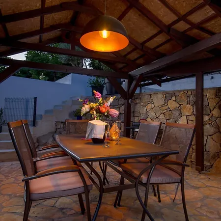 Srok Luxury With Pool Kastav