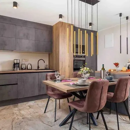 Appartement Srok Luxury With Pool